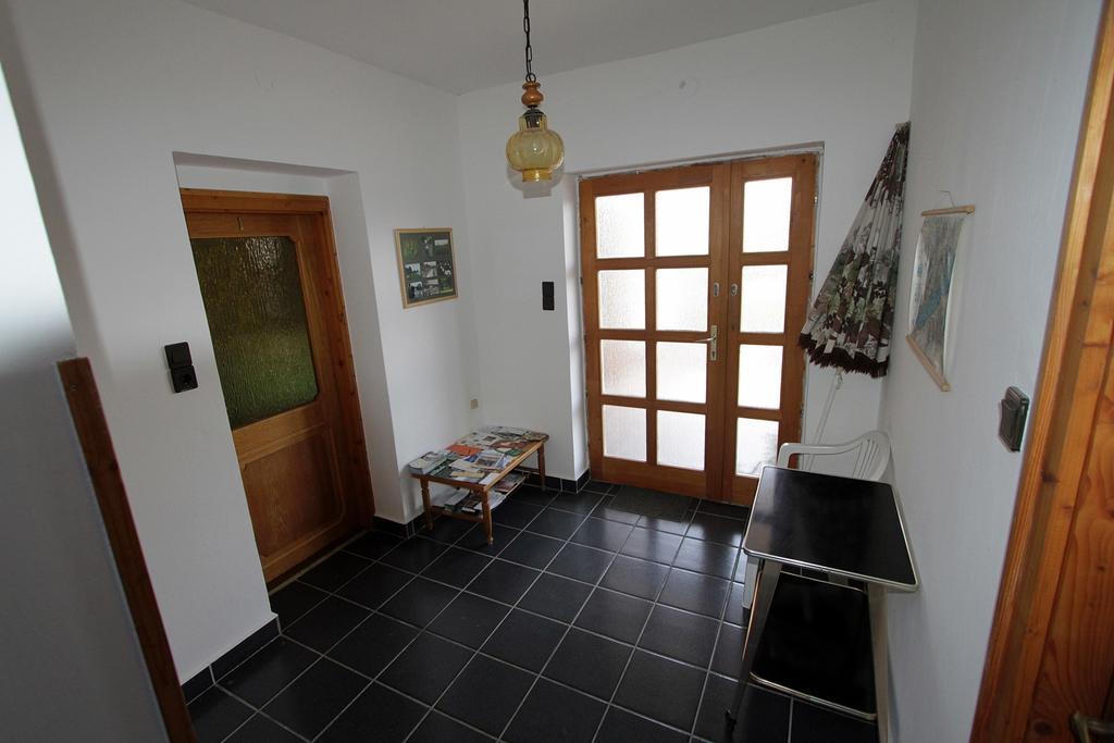 Révfülöp Voeroesko Apartmanhaz المظهر الخارجي الصورة